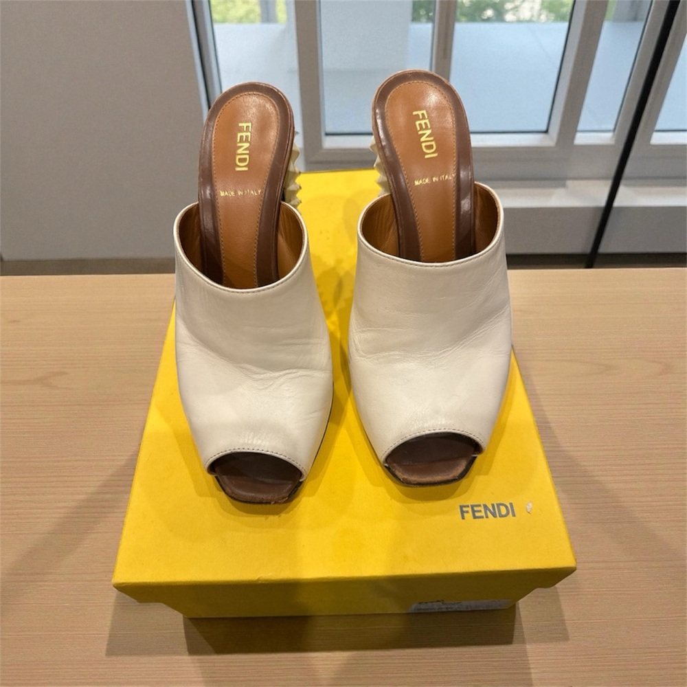 Fendi White Leather Peep-Toe Mules